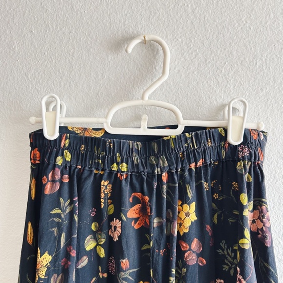 Amour Vert 100% Silk Floral Midi Skirt - Picture 5 of 8